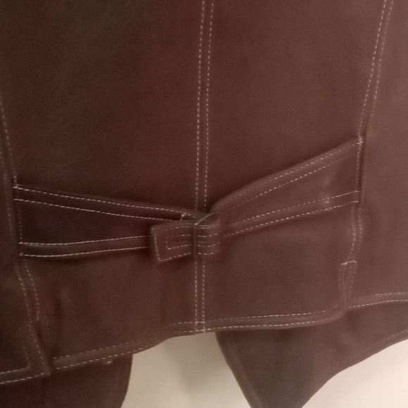 Georgetown Leather Vest - Picture 4 of 4